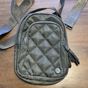 Samantha Brown Crossbody Bag in Army Green